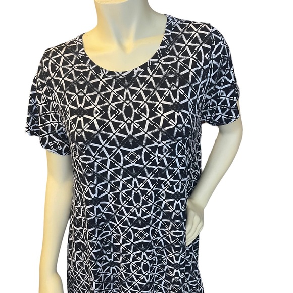 LulaRoe Carly Dress Size M - Picture 2 of 8